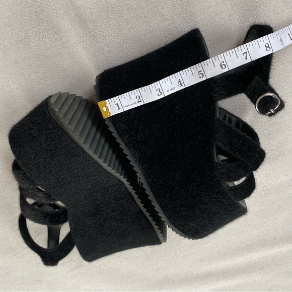 Delia's She Walks On Me Fuzzy Strappy Sandals Platform Shoes - Picture 7 of 7